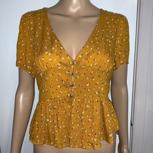 Mustard yellow floral shirt new with tags size med